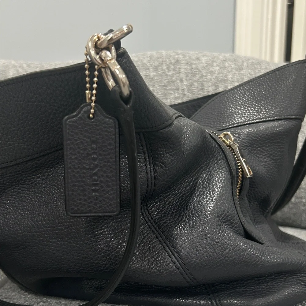 Last chance❗️Coach Lexy Navy Blue Leather Shoulder Bag.